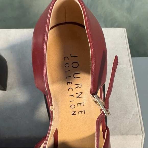 Journee Collection women’s sandals size 10, NWOT Burgundy Block Heel Shoes - Picture 5 of 8